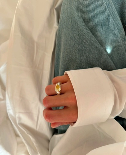 кольцо big yellow с овальным камнем