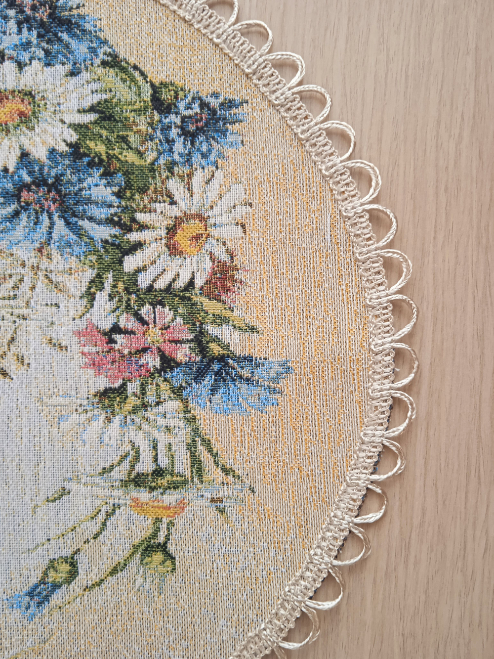 Набор декоративных гобеленовых салфеток "Васильки и ромашки" (1 шт 40х60 см +6 шт d 20см.)