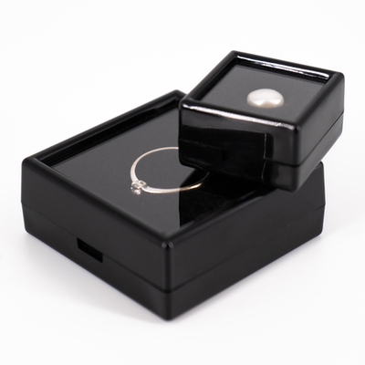 Футляр под вставки (пластиковое окно), 30х30х20 мм