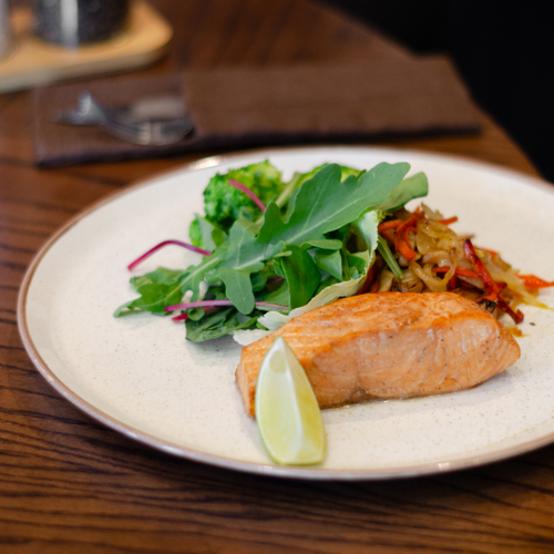 Запечённая сёмга с капустой и брокколи