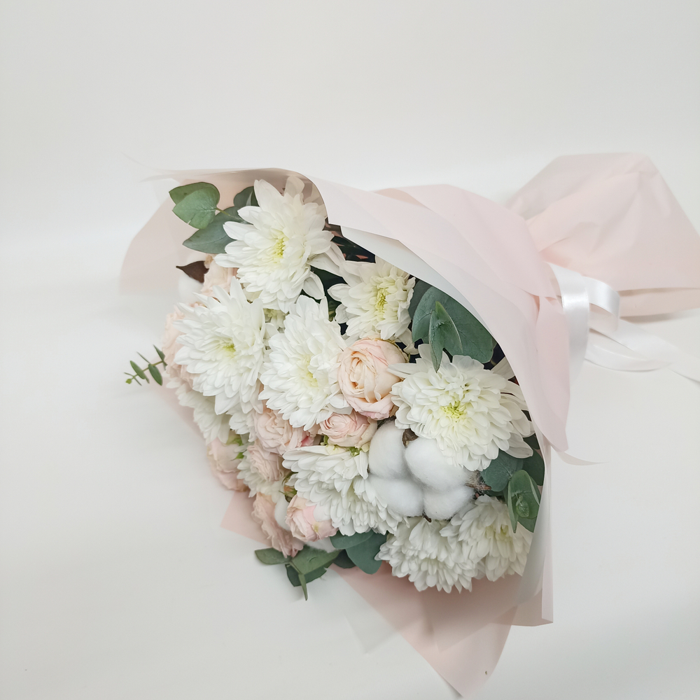 Букет из роз и хризантемы Кристина