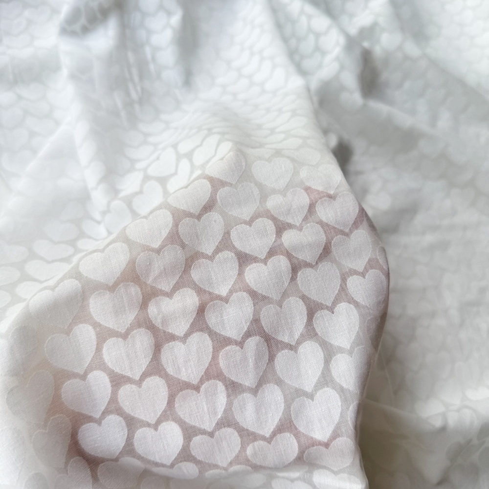 Батист белые Сердечки