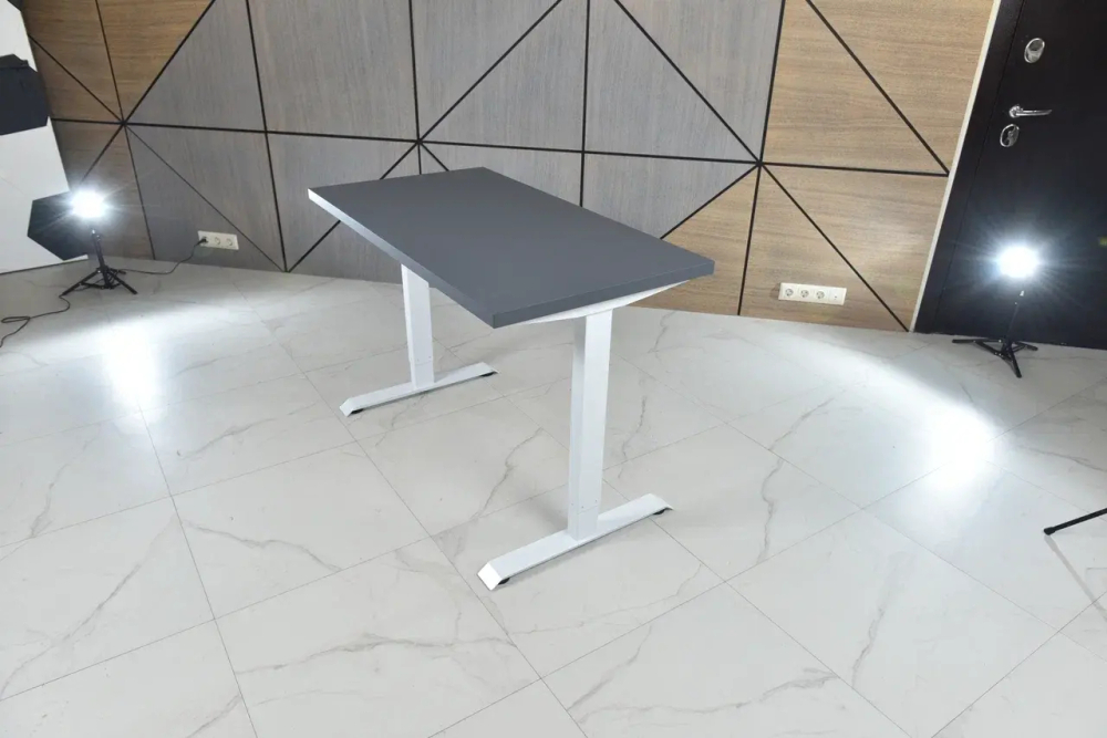 Регулируемый компьютерный стол Bazalt с регулировкой по высоте — столешница МДФ Сланцево‑серый