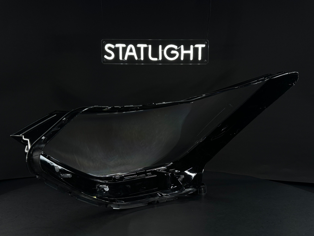 Правое стекло фары Hyundai Sonata 8 DN8 2019-2023