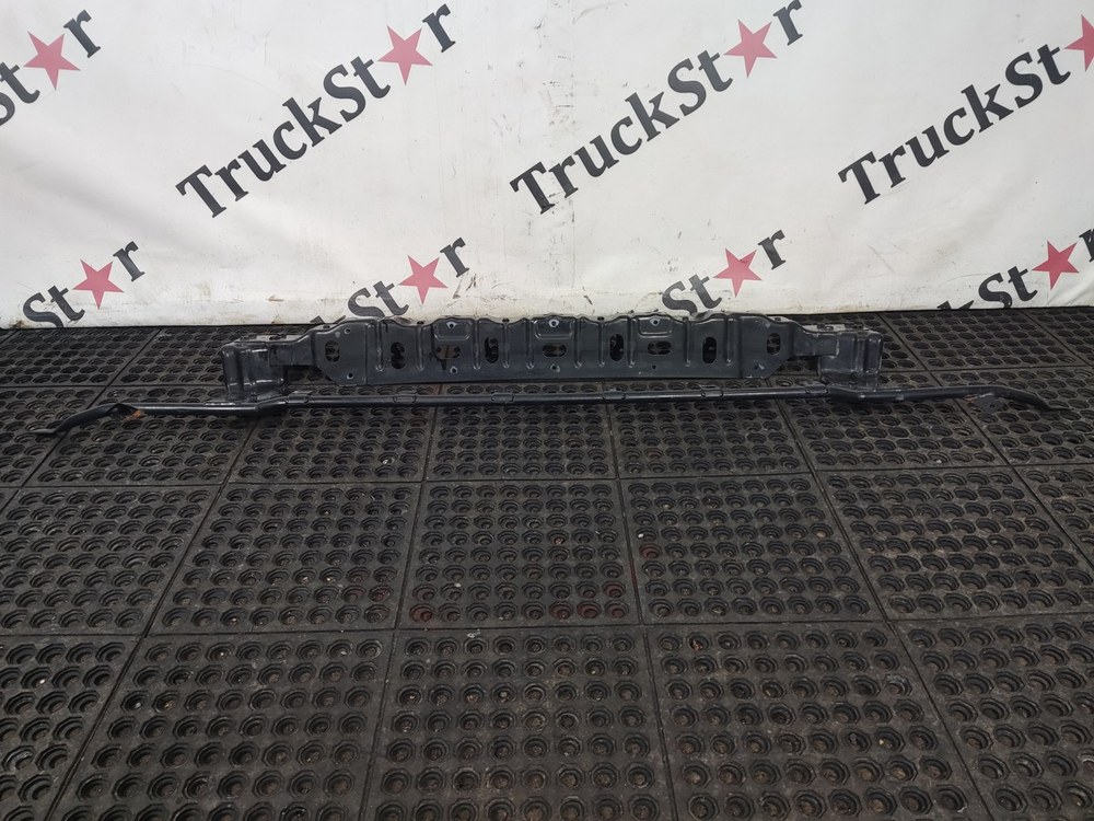 Кронштейн бампера переднего 2023г