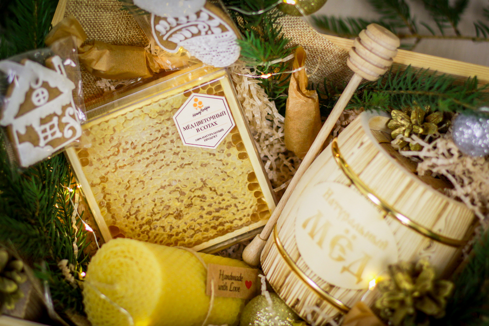 Новогодний подарочный набор HoneyForYou в деревянном ящике