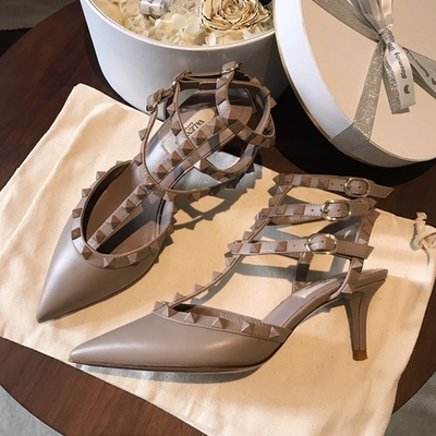 Valentino Rockstud Pumps 6.5 cm