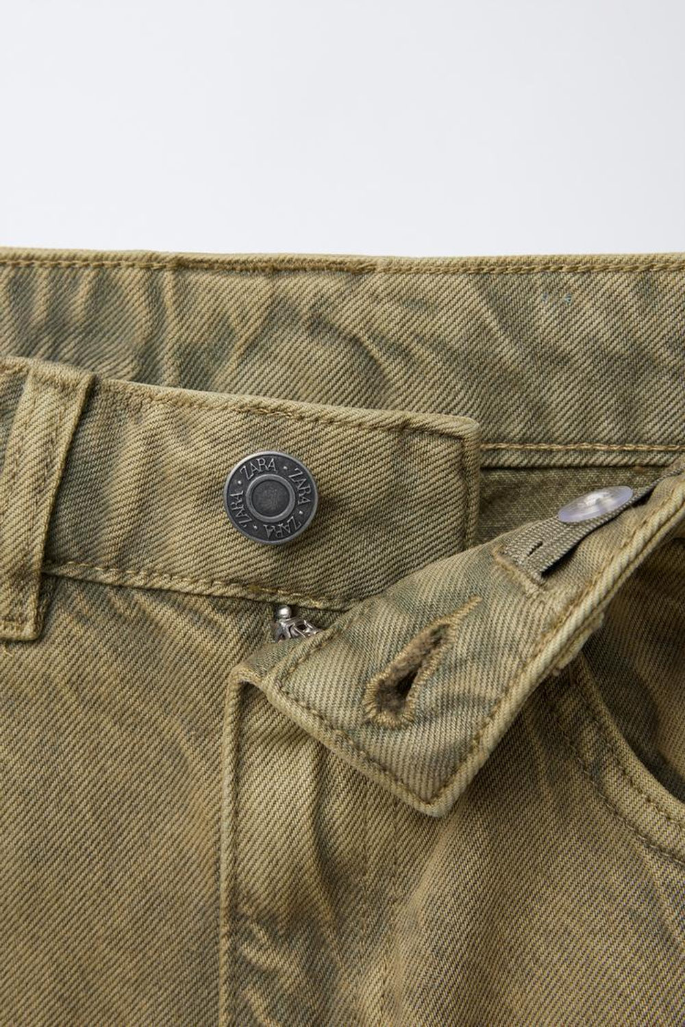 ZARA ДЖИНСЫ КАРГО С КАРМАНАМИ, ОЛИВКОВЫЙ