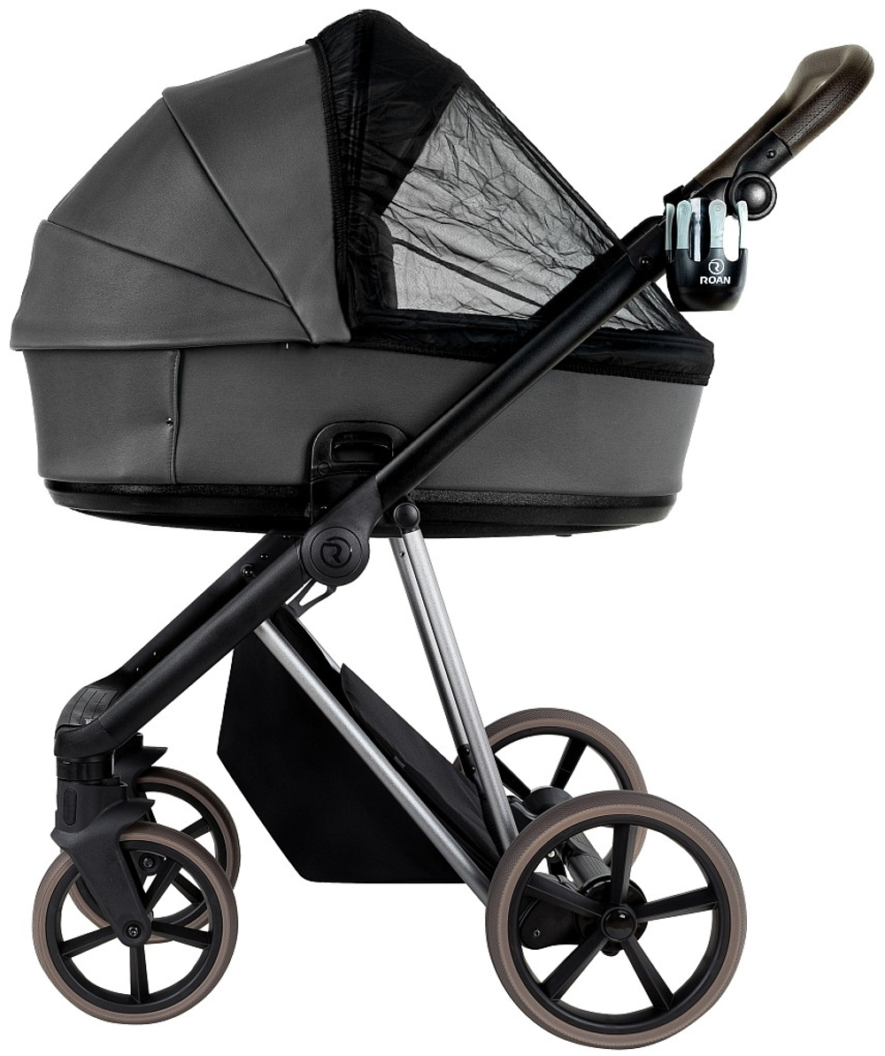 Детская коляска Roan Sol Vintage Luxury Leather 2.0 3 в 1 с автокреслом Tutis Elo Lux EduSky Black VEGA99DB Woodland Gray/Nickel/руч.Cappuccino