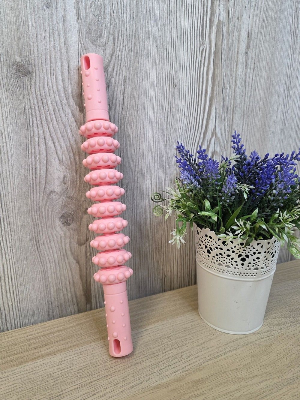 Ручной роликовый массажер для тела 38 см розовый (0038-2)
