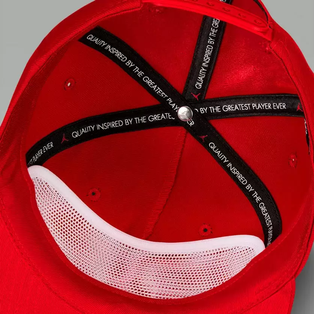 HV1169-636 Кепка U J PRO CAP S FB BR SNKR PTCH