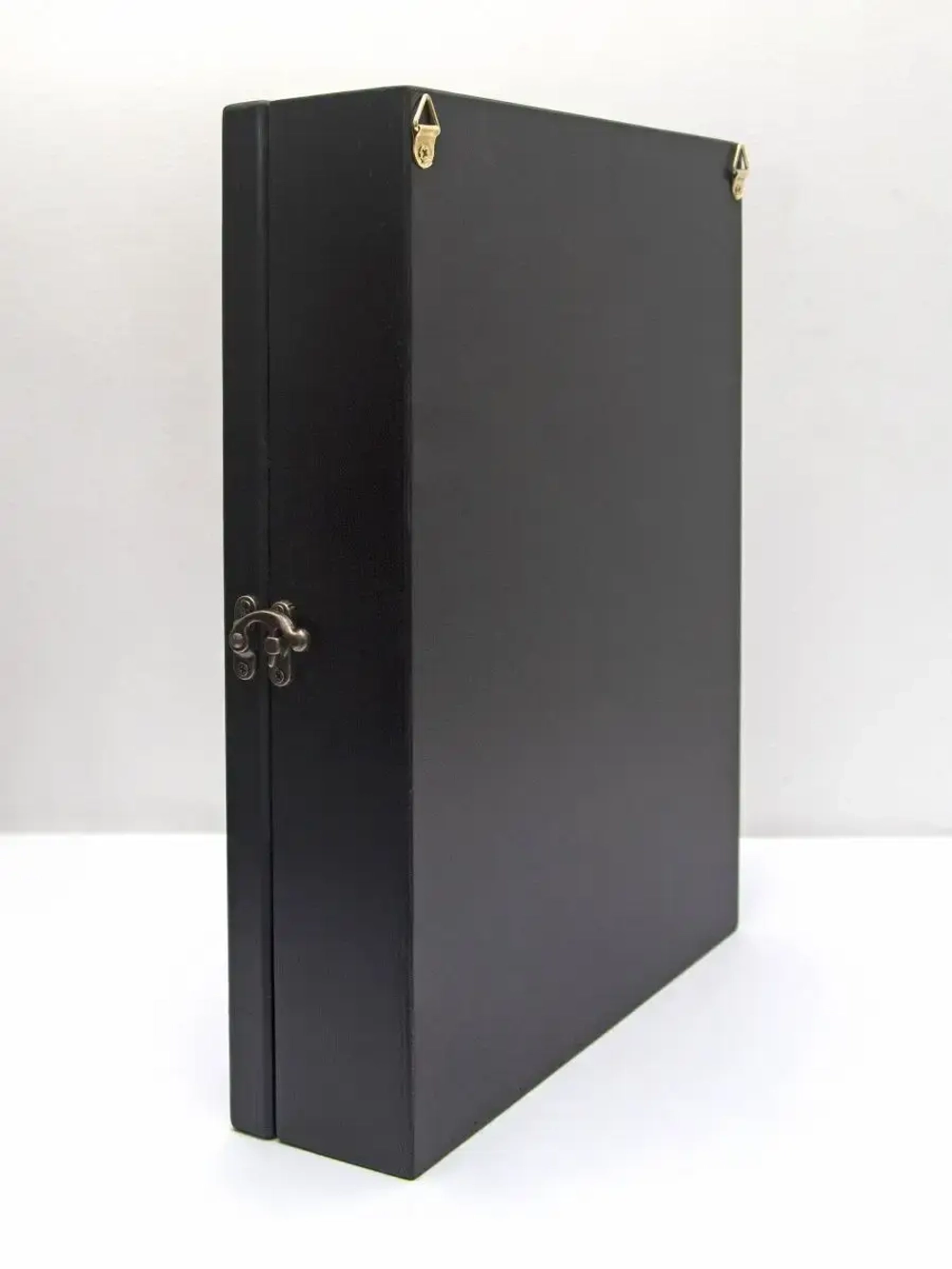 Ключница настенная в прихожую закрытая