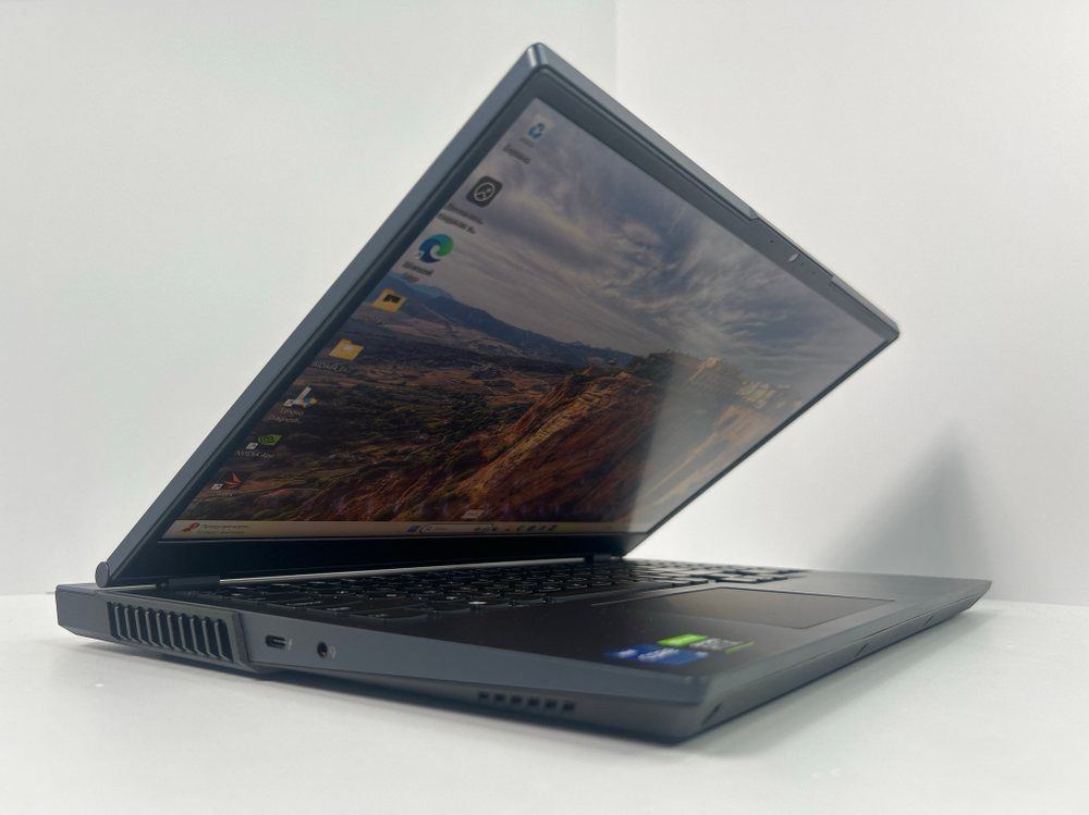 Ноутбук Lenovo Legion 5 15ITH6H (82JH009KRK) 15.6"/Intel Core i5-11400H/RAM 16GB/SSD 512GB/nVidia GeForce RTX 3060 6GB/1920*1080/IPS 165Hz/DOS/Подсветка кл-ры: LED/черный. Состояние: B1