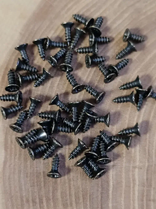 Набор саморезов 2 x 6 мм 50 шт.