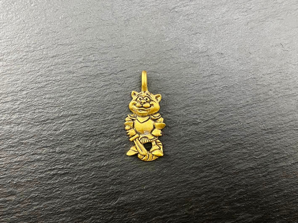 Подвеска. Кот рыцарь