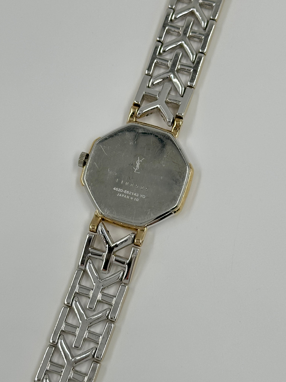 Часы Yves Saint Laurent