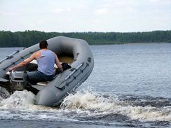 Лодка Мнев и К КАЙМАН N-400 (оливка)