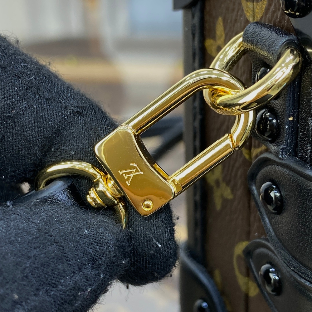 Louis Vuitton Petite Malle