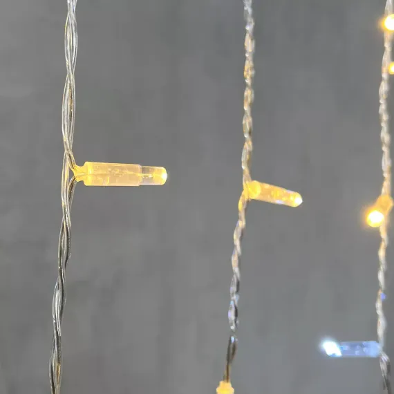 Светодиодная бахрома с колпачком 3,2*0,9 м., 180 теплых белых LED ламп, мерцание, прозрачный провод ПВХ, IP65, LTC (PIL180BLWCAP-10-2WW)