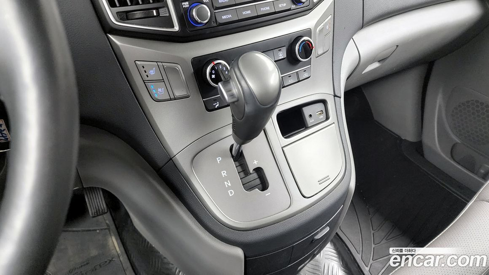 Hyundai The New Grand Starex Van 3-х местный (06.2020)