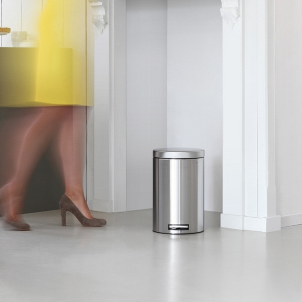 Ведро для мусора Brabantia матовая сталь 12л общий вид