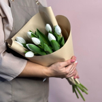 Букет из 9 белых тюльпанов