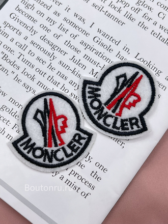 Нашивка Монкл. 4,5х4 см