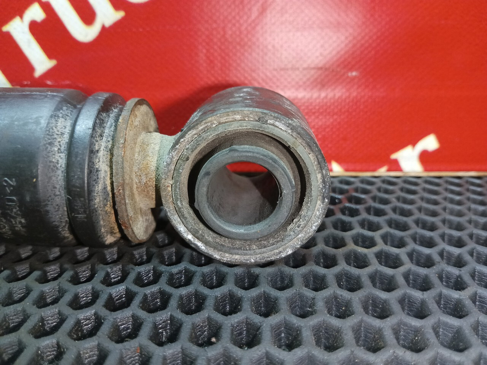 Амортизатор кабины