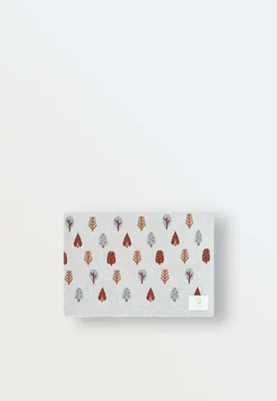 Плед вязаный (деревья)