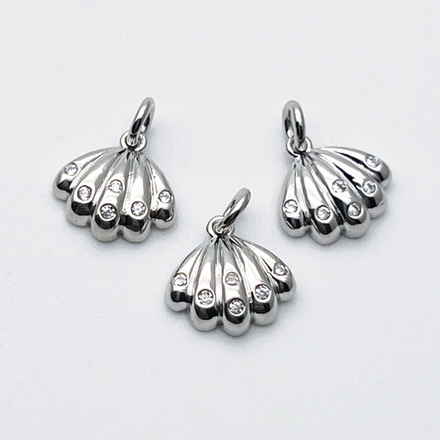 Подвеска Ракушка, цвет серебро (родий), фианиты, размер 9*10 мм, цена за 1 шт