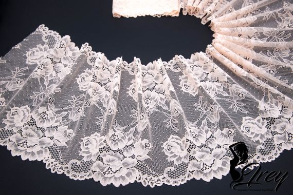 03-215 Кружево эластичное 23 см, телесный (персик)