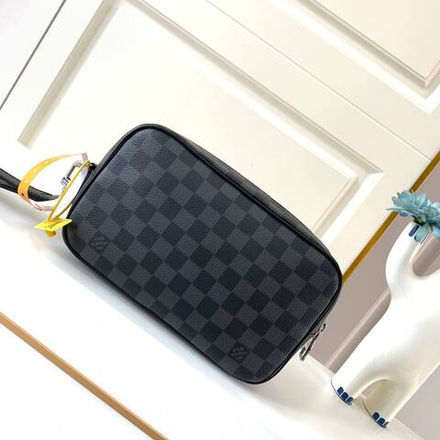 Борсетка Louis Vuitton