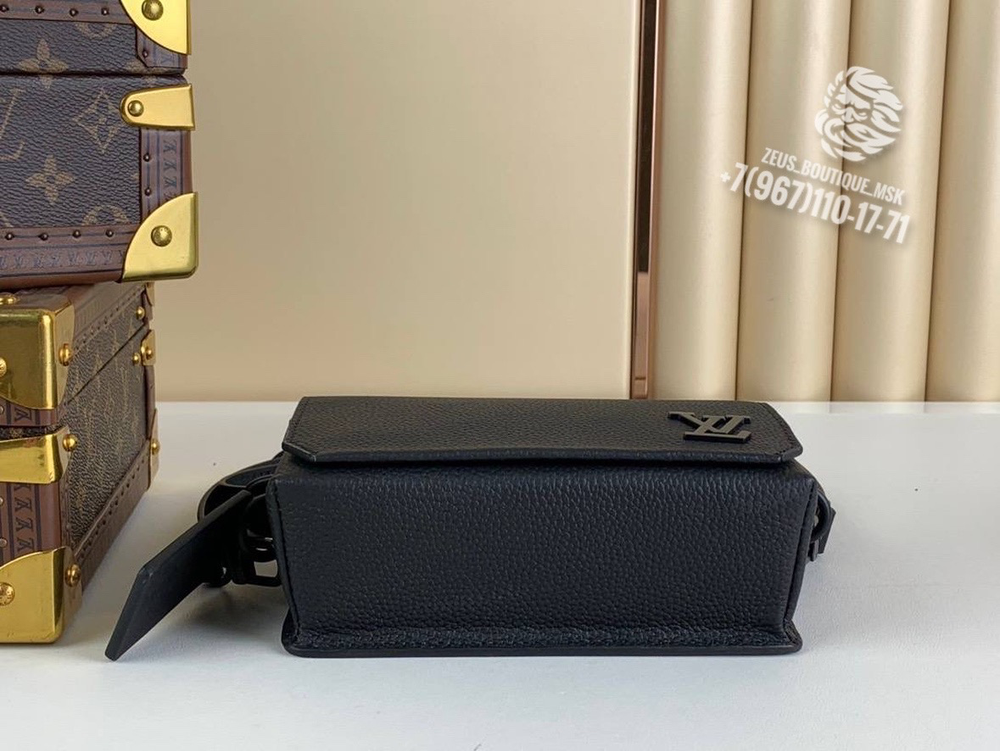 Сумка через плечо/мессенджер Louis Vuitton Fastline Wearable