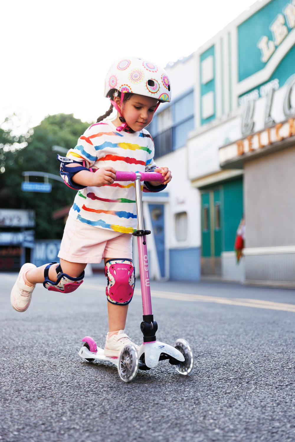 Самокат Mini Micro Deluxe Orion LED складной, розовый