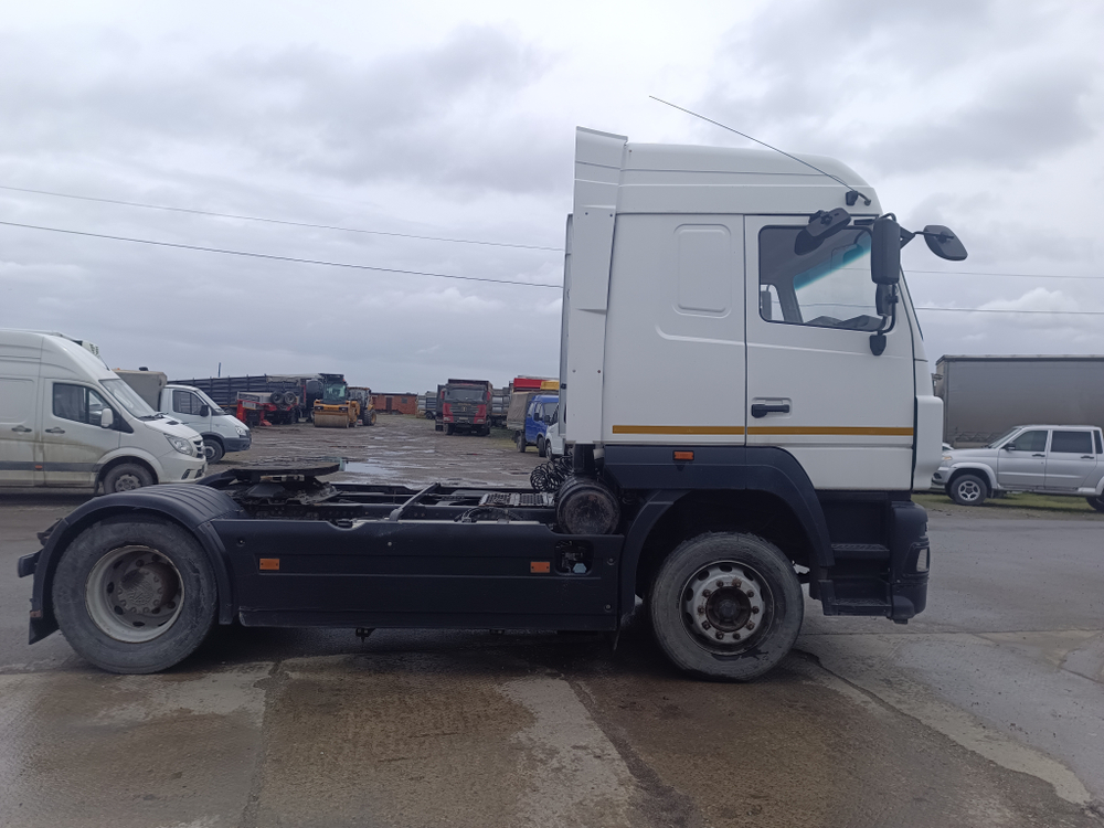 МАЗ 5440 4x2 Седельный тягач 5440С9-520-031 (Дизельный, 11,1 л, 420 л.с., МТ)
