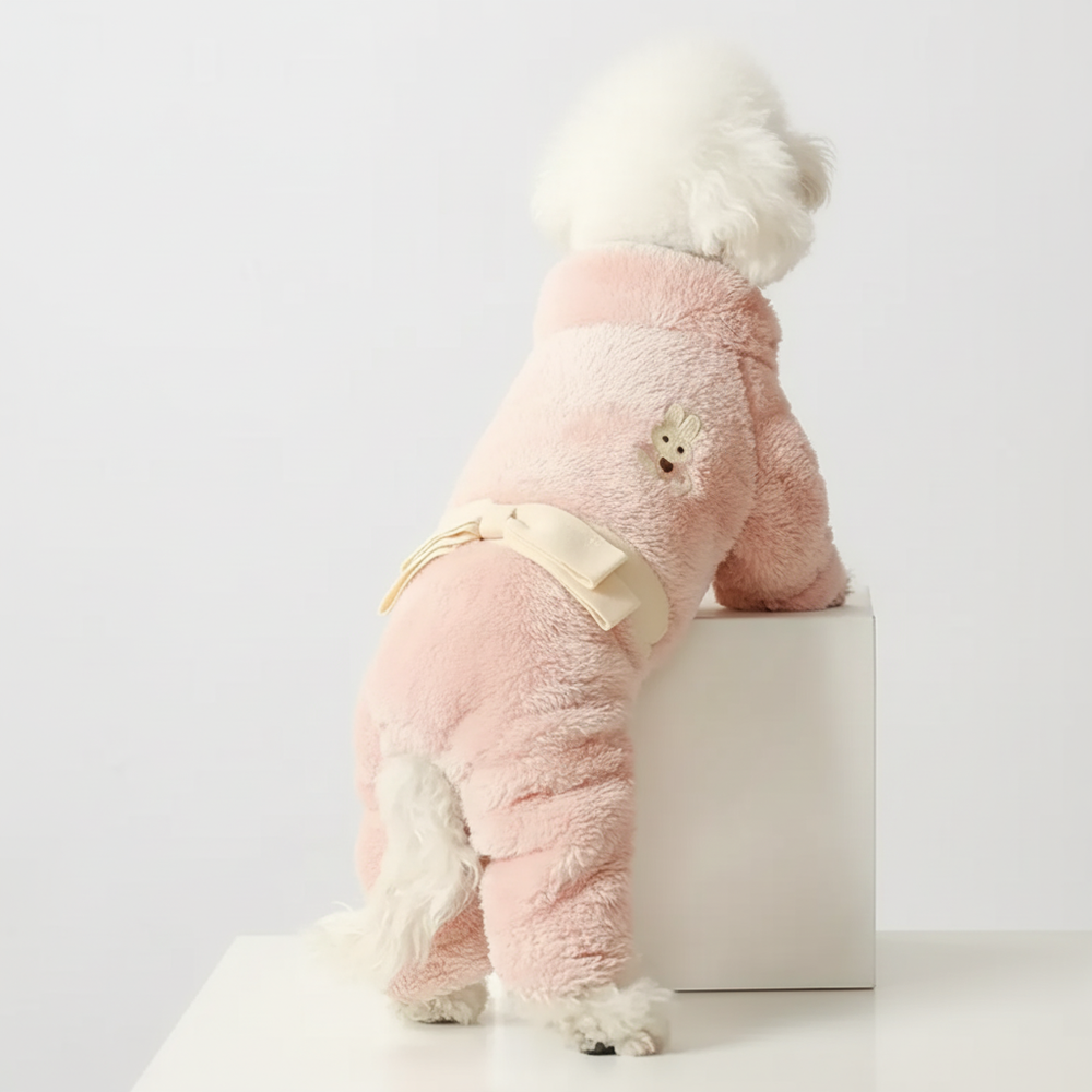 Плюшевый комбинезон в нежно розовом оттенке