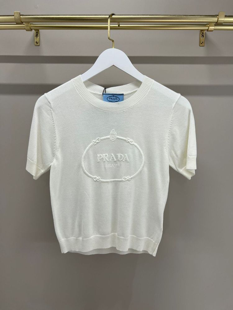 Футболка Prada