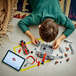 LEGO City - F1 Пит-стоп и механики с болидом Ferrari 60443