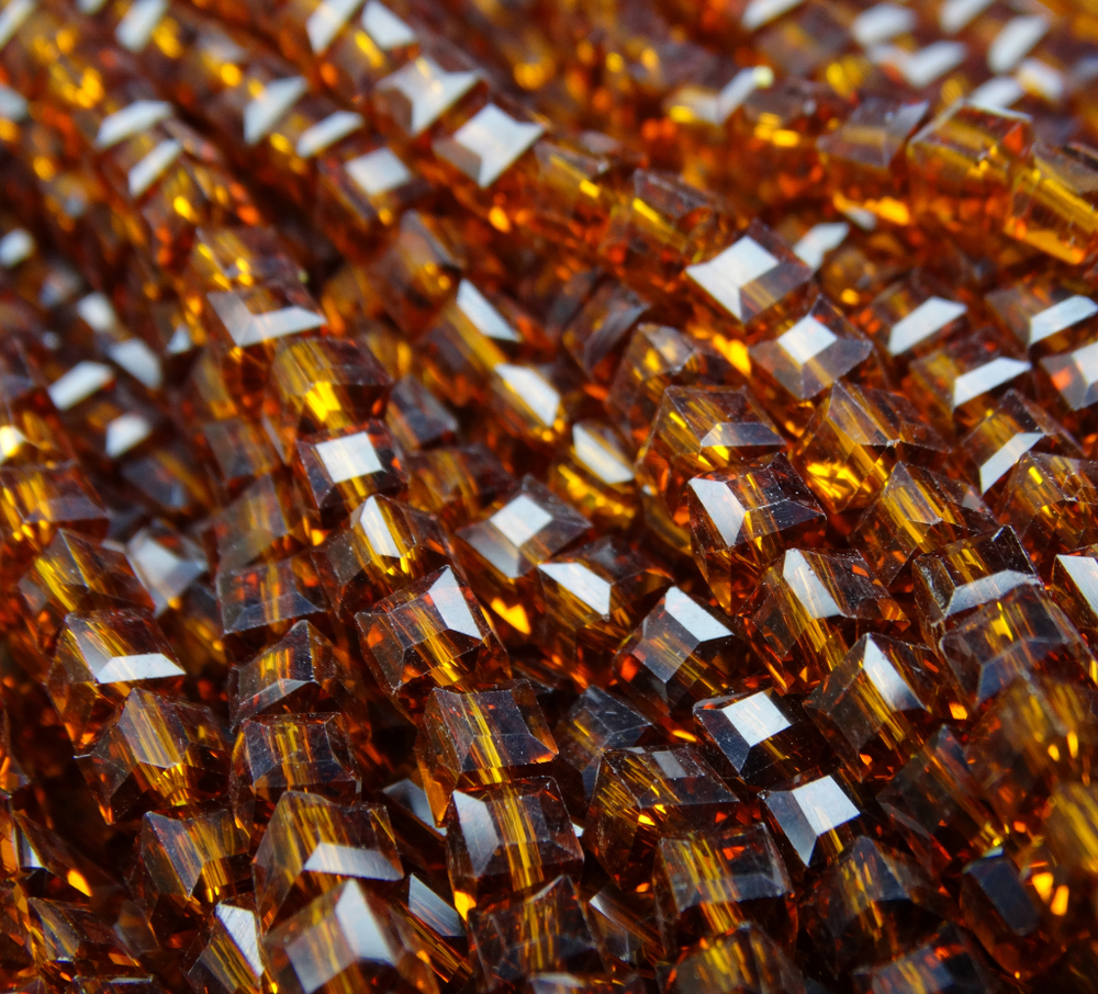 БВ030НН4 Хрустальные бусины квадратные, цвет: коричневый, размер 4 мм, кол-во: 44-45 шт.