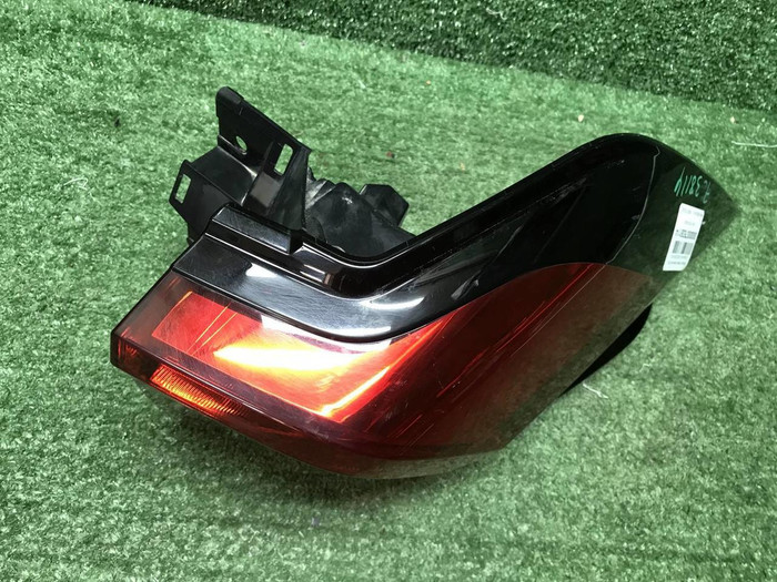 Фонарь правый внешний Toyota RAV4 5 XA50 (2018-н.в.)