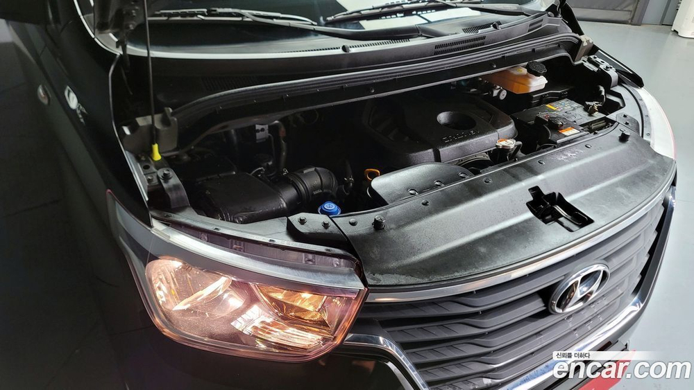 Hyundai The New Grand Starex Wagon 11-и местный (09.2019)