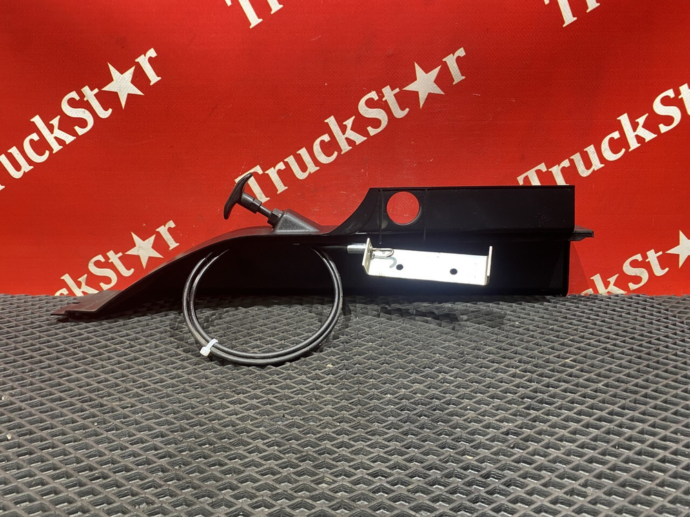 Накладка ручки бардачка левая 2019г