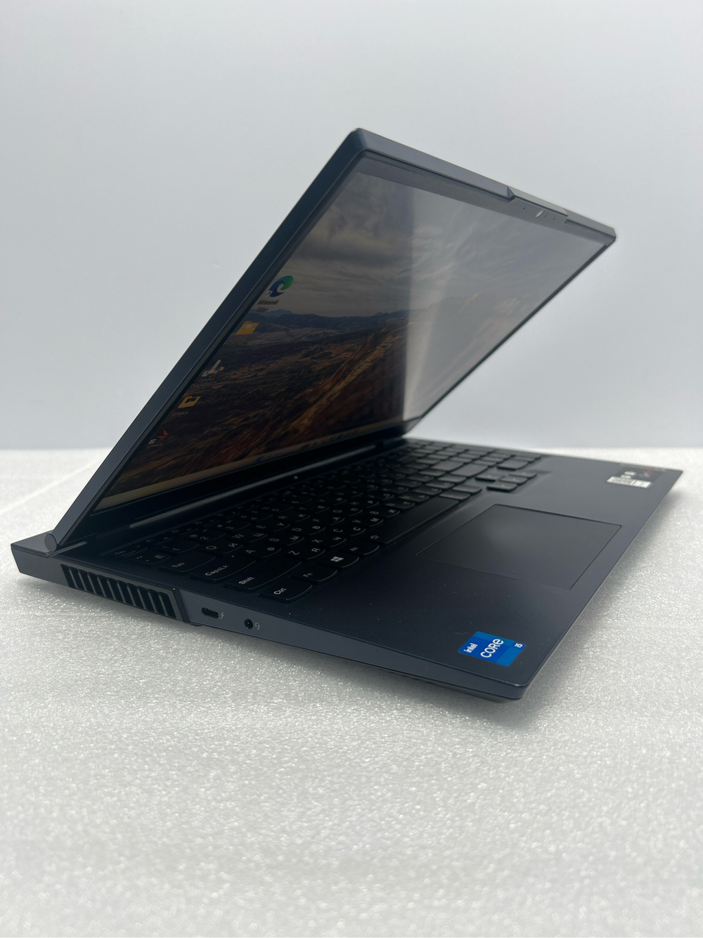 Ноутбук Lenovo Legion 5 15ITH6H 15.6"/Intel Core i7-11800H/RAM 16GB/SSD 512GB/Nvidia GeForce RTX 3070 8GB/IPS 165 Hz/1920*1080/DOS/Подсветка кл-ры: нет/черный. Состояние: B1