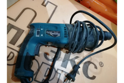 Перфоратор Makita HR2470