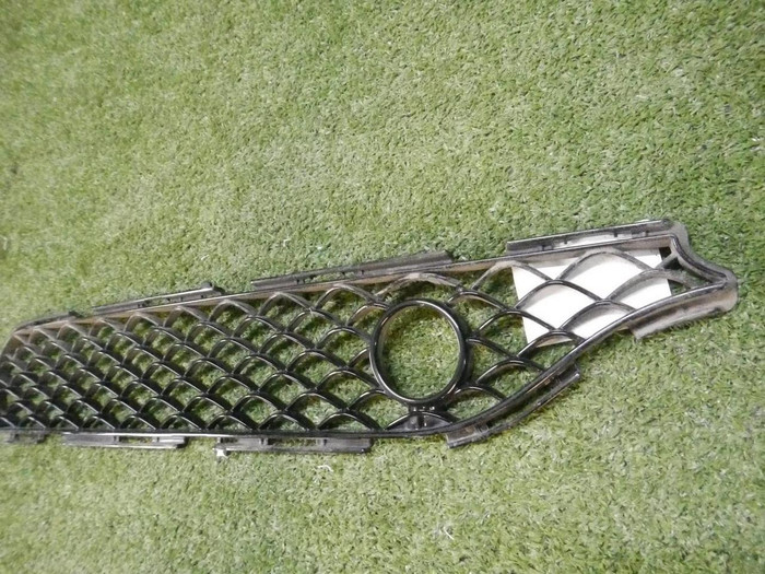 Решетка радиатора верхняя правая Mercedes S C217 (2013-2017) AMG