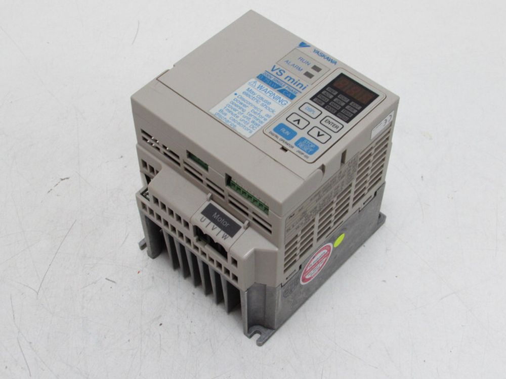 OMRON Yaskawa CIMR-XCACB0P7