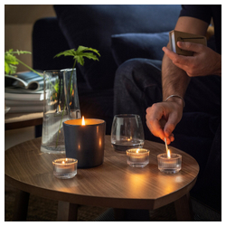 IKEA FRUKTSKOG  (ИКЕА ФРУКТСКОГ)  -  Ароматическая свеча, ветивер и герань/черная бирюза, 3,5 часа.