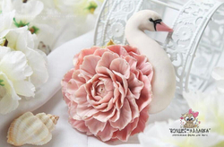 Силиконовая форма Лебедь с пионом