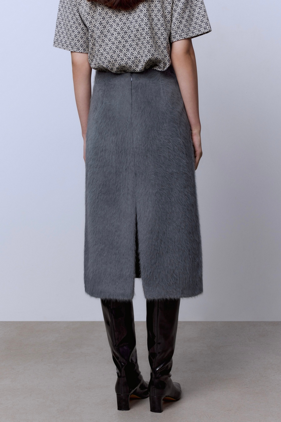 Юбка из ангоры с разрезом