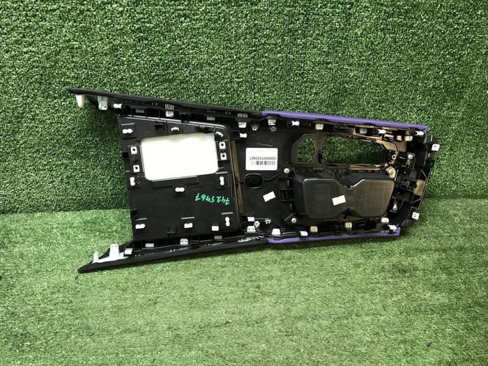 Центральная консоль Changan Uni-T (2020-н.в.)